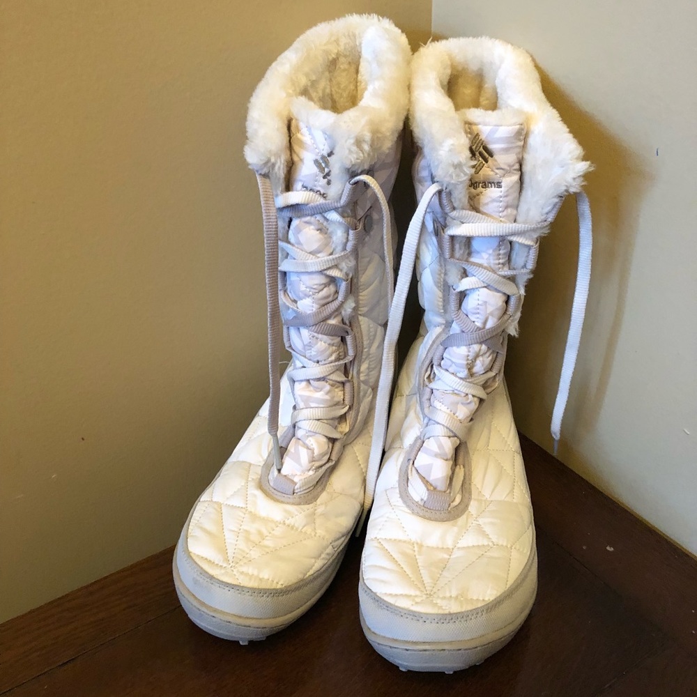 Columbia white winter boots size 12 Omni grip